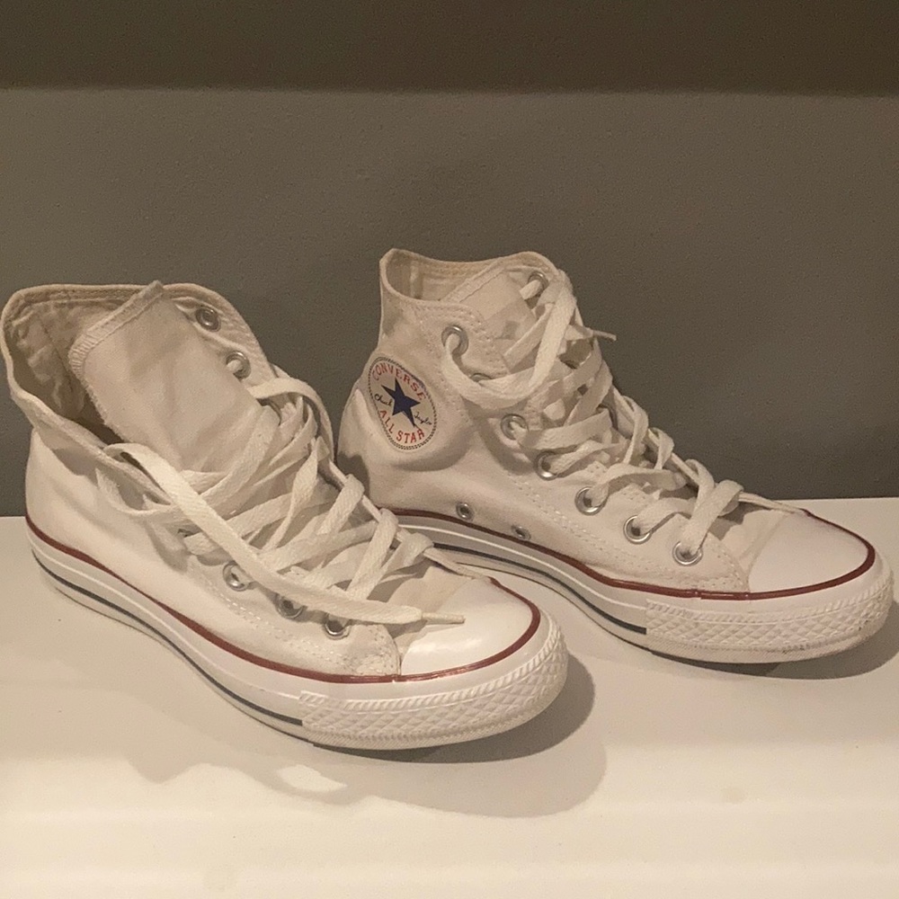 Like New Chuck Taylor All Star Coverse